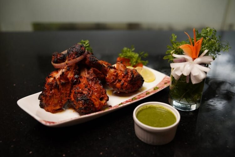 Poulet Rôti Crémeux aux Herbes et Pommes de Terre