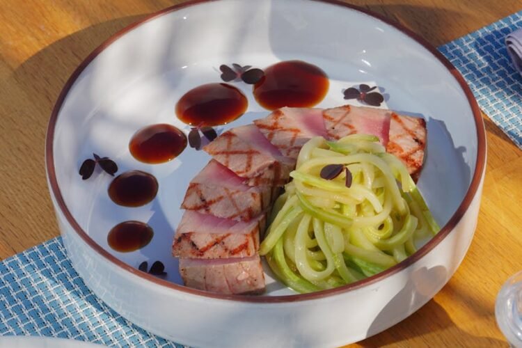 Thon Braisé aux Champignons des Bois et Jus Aromatique