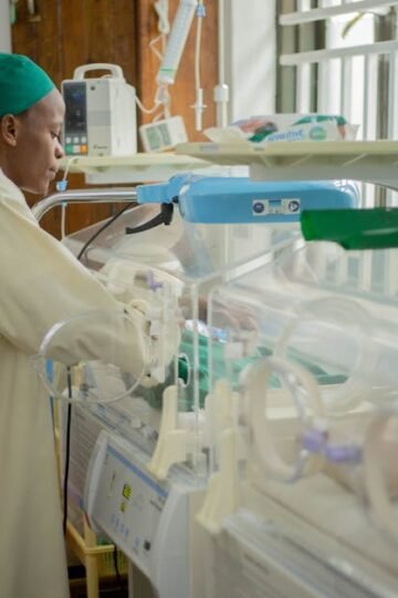 Lait infantile contaminé : le Conseil d’État valide le suivi sanitaire de l’état face à des familles