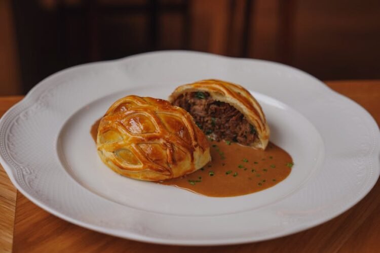 Entrecôte en Croûte, Pesto Maison et Tomates Confites