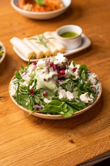 Feta Rôtie en Papillote, Roquette Poivrée