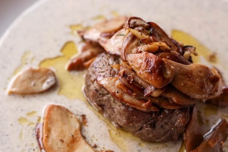 Côte de Boeuf Mexicaine Sous-Vide et Champignons Saisis