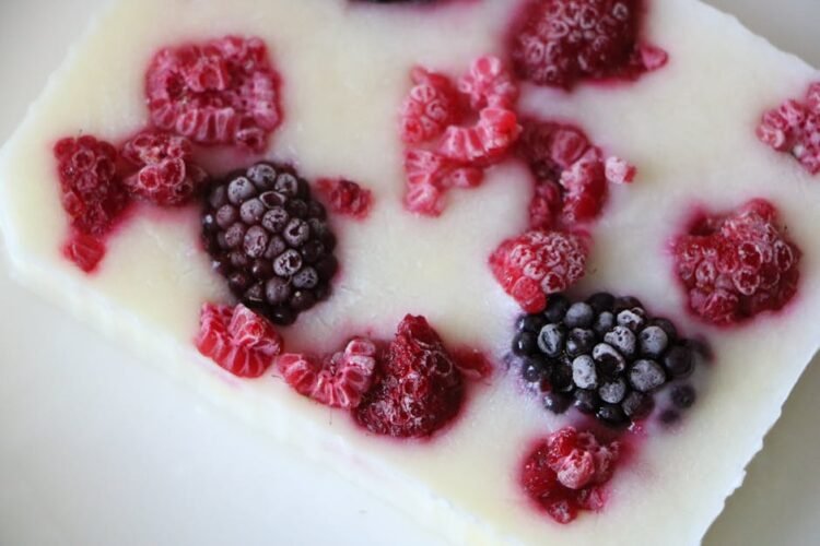 Crème Italienne Fraîche aux Fruits Rouges et Coco