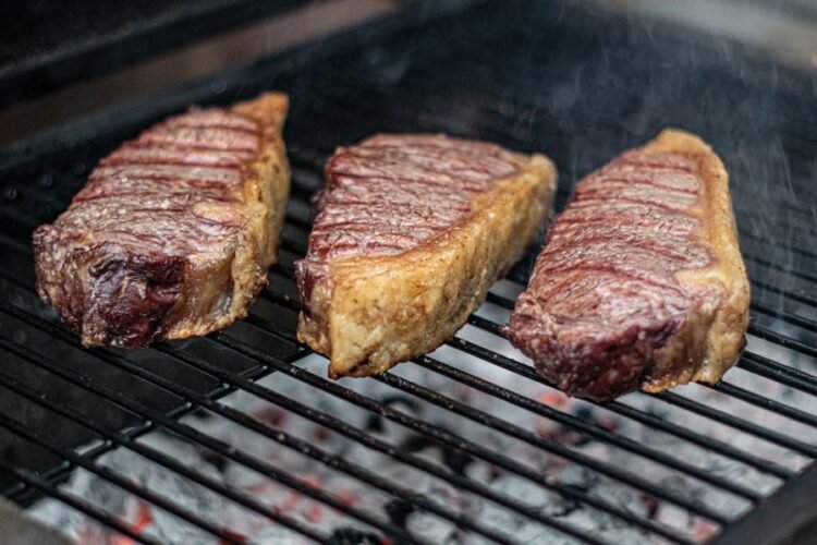 Entrecôte Sauté Forestière et Pâtes Complètes Crémeuses