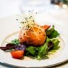 Saumon Fumé Mariné, Tomates Cerises et Vinaigrette Tiède