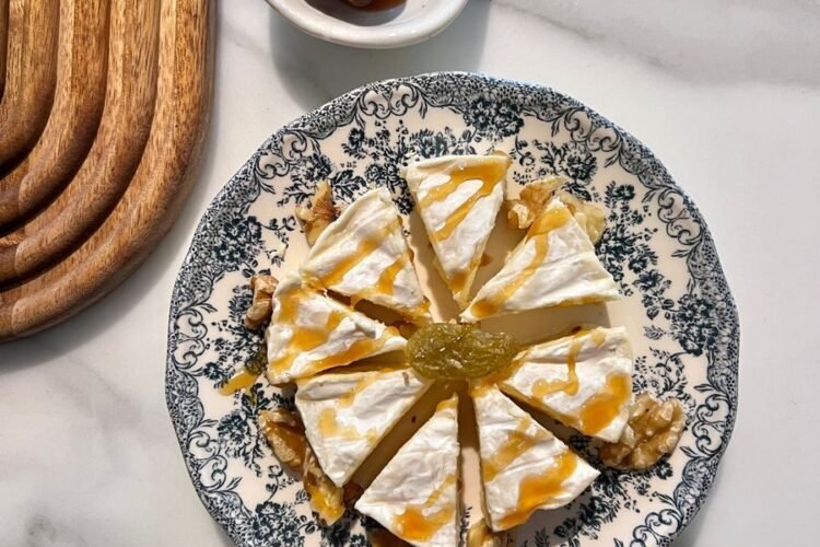 Gratin de Fromage Blanc Rôti, Miel et Noix