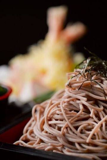 Dinde Braisée aux Légumes d&rsquo;Été et Nouilles Soba
