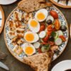 Salade tiède Halloumi grillé, Oeuf poché et Mesclun