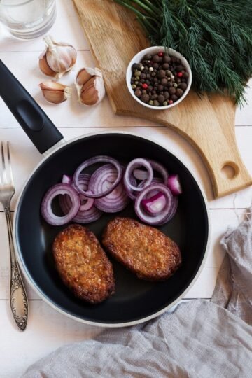 Tempeh Fumé, Choucroute et Lentilles Vertes en Tajine