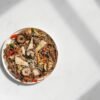 Poulet Vapeur Umami, Shiitake et Nouilles Soba