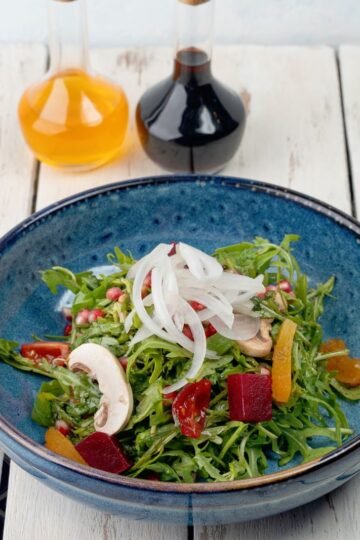 « Elle fragilise votre foie » : cet ingrédient très courant de vos salades d’été inquiète les spécialistes