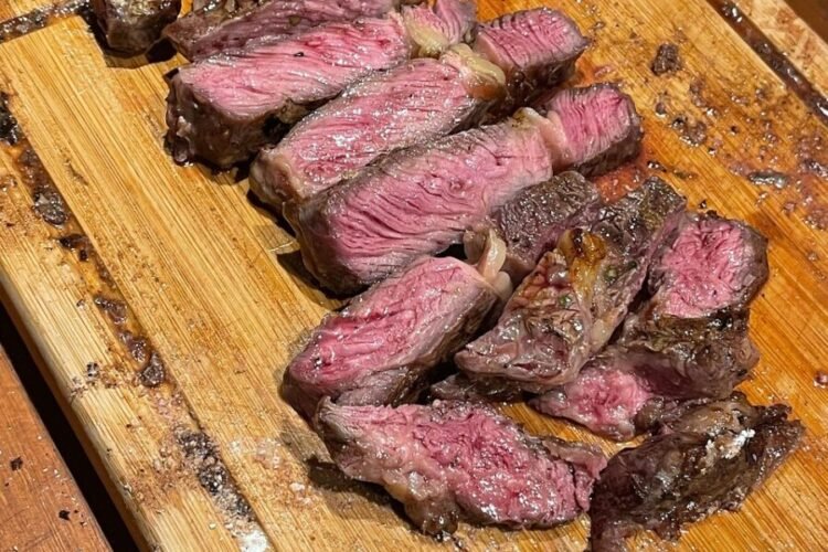 Entrecôte Saisie au Wok et Brocolis Croustillants
