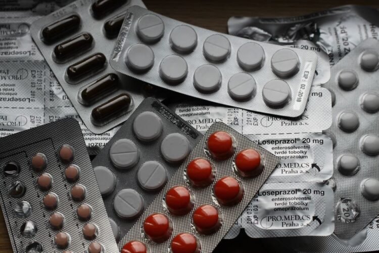 Franchises médicales : le gouvernement renonce au doublement des plafonds dans l’immédiat, annonce Stéphanie Rist