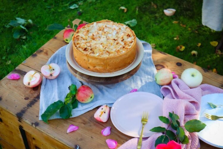 Crème de Coco Épicée, Compotée de Pommes Douce