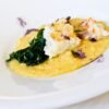 Palets de Quinoa Fumé, Polenta Crémeuse et Chou Rouge