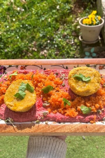 Lentilles Corail Marinées, Houmous de Betterave et Radis Croquants
