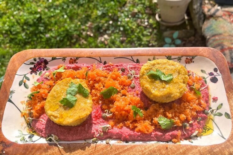 Lentilles Corail Marinées, Houmous de Betterave et Radis Croquants