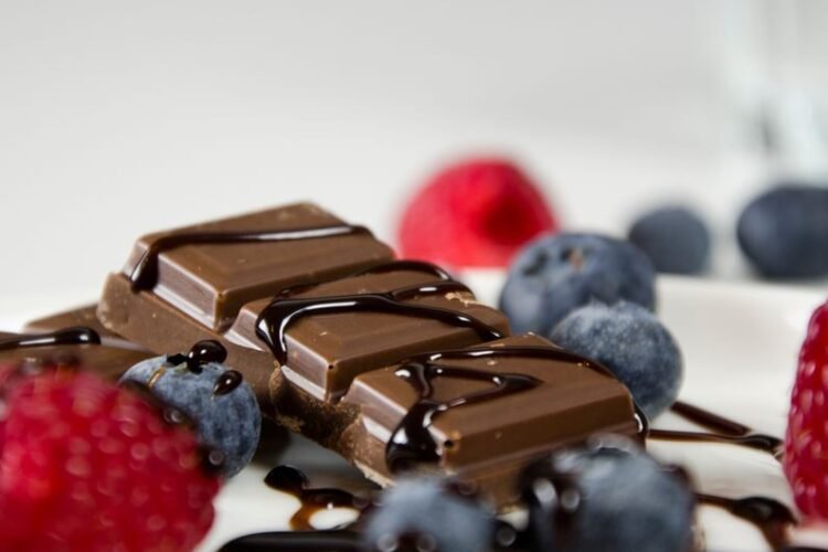 Fromage, chocolat, fruits : le moment où vous les mangez peut vous faire prendre du poids (ou pas)