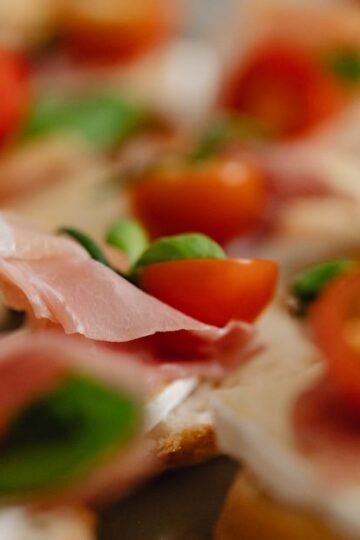 Bocconcini de Prosciutto Poché aux Tomates Basilic