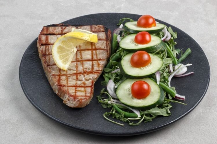 Pavé de Thon Rouge Papillote, Agrumes et Roquette Fraîche